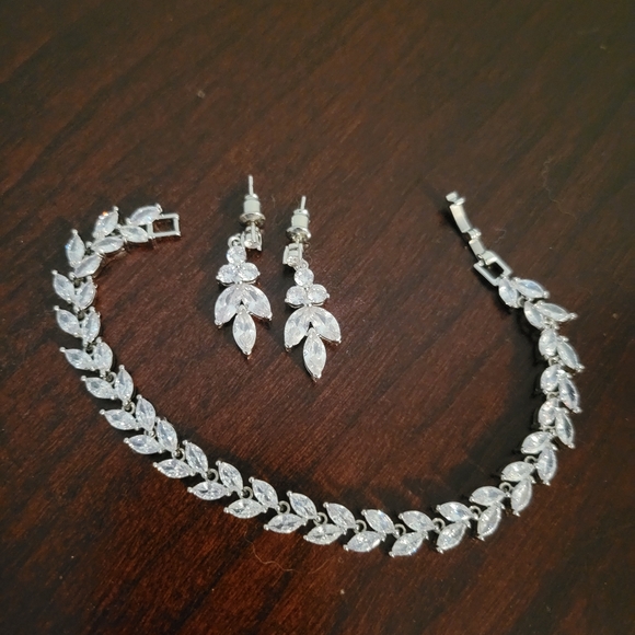 Jewelry set - Picture 1 of 2